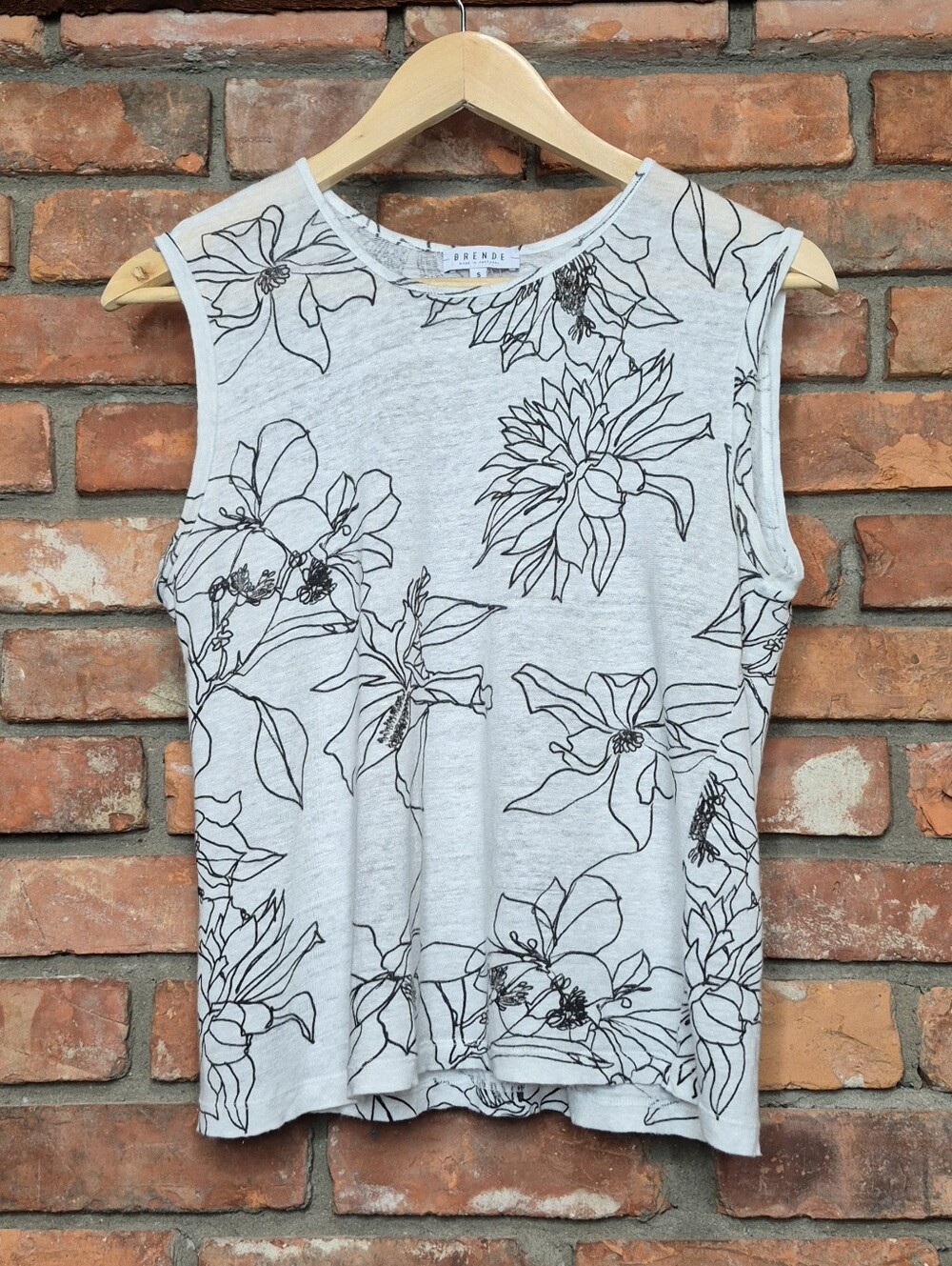 Brende Linen Floral Tank Top Made in Portugal Botanical Line Art Sleeveless